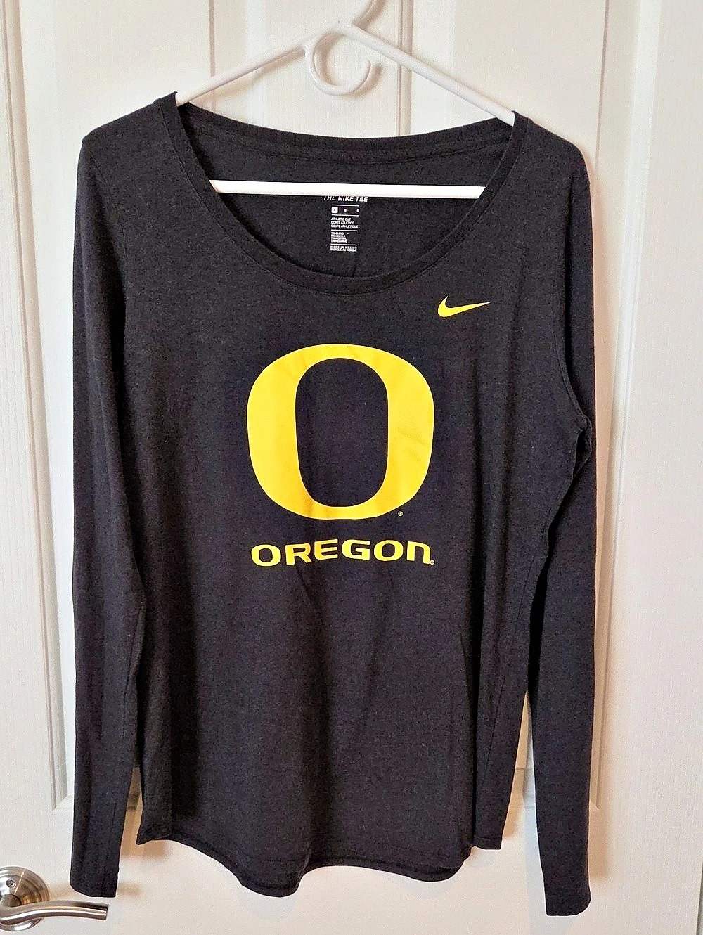 Nike "The Nike Tee" Women's Oregon Long Sleeve Tee Black Large Like New